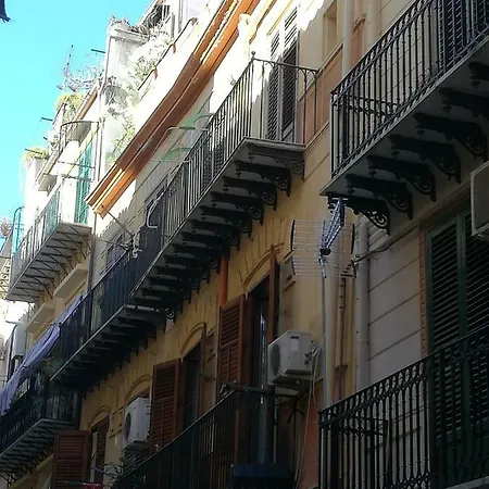 Kalat Vucciuria In Via Materassai * パレルモ
